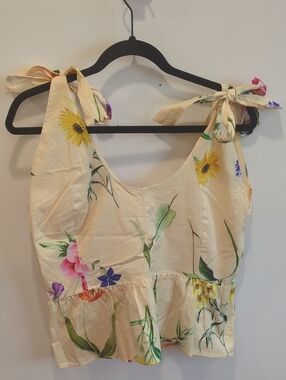 Coquette Flirty Express Butter Yellow Floral Tie-Shoulder Peplum Top Medium NWT